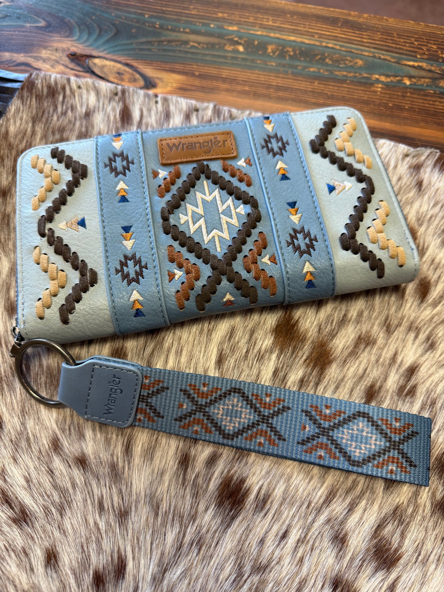 Wrangler Roxy Clutch