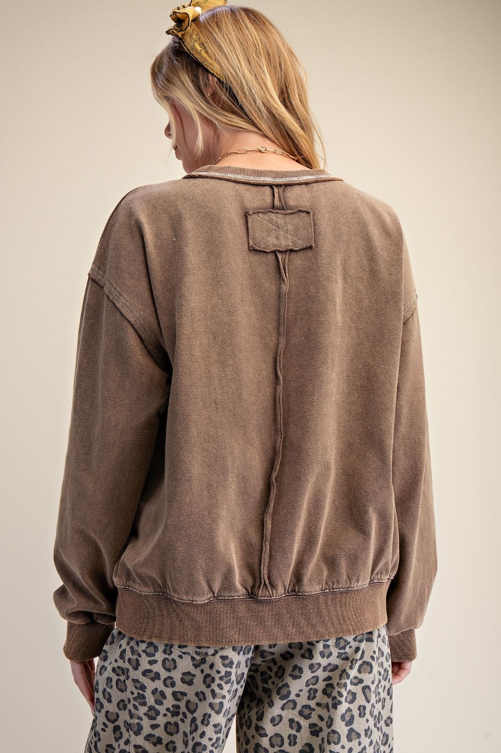 RODEO PATCH FRONT WASHED TERRY PULLOVER