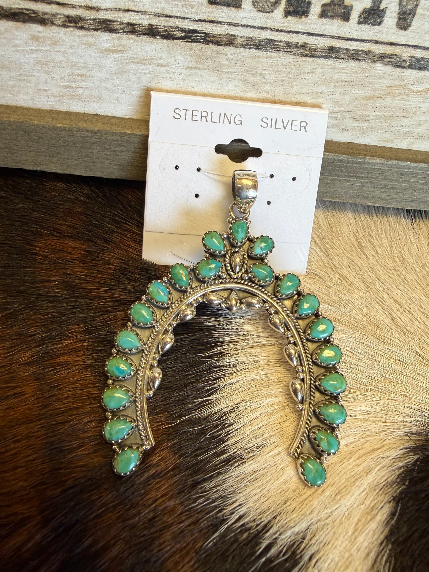 The Willa Pendant