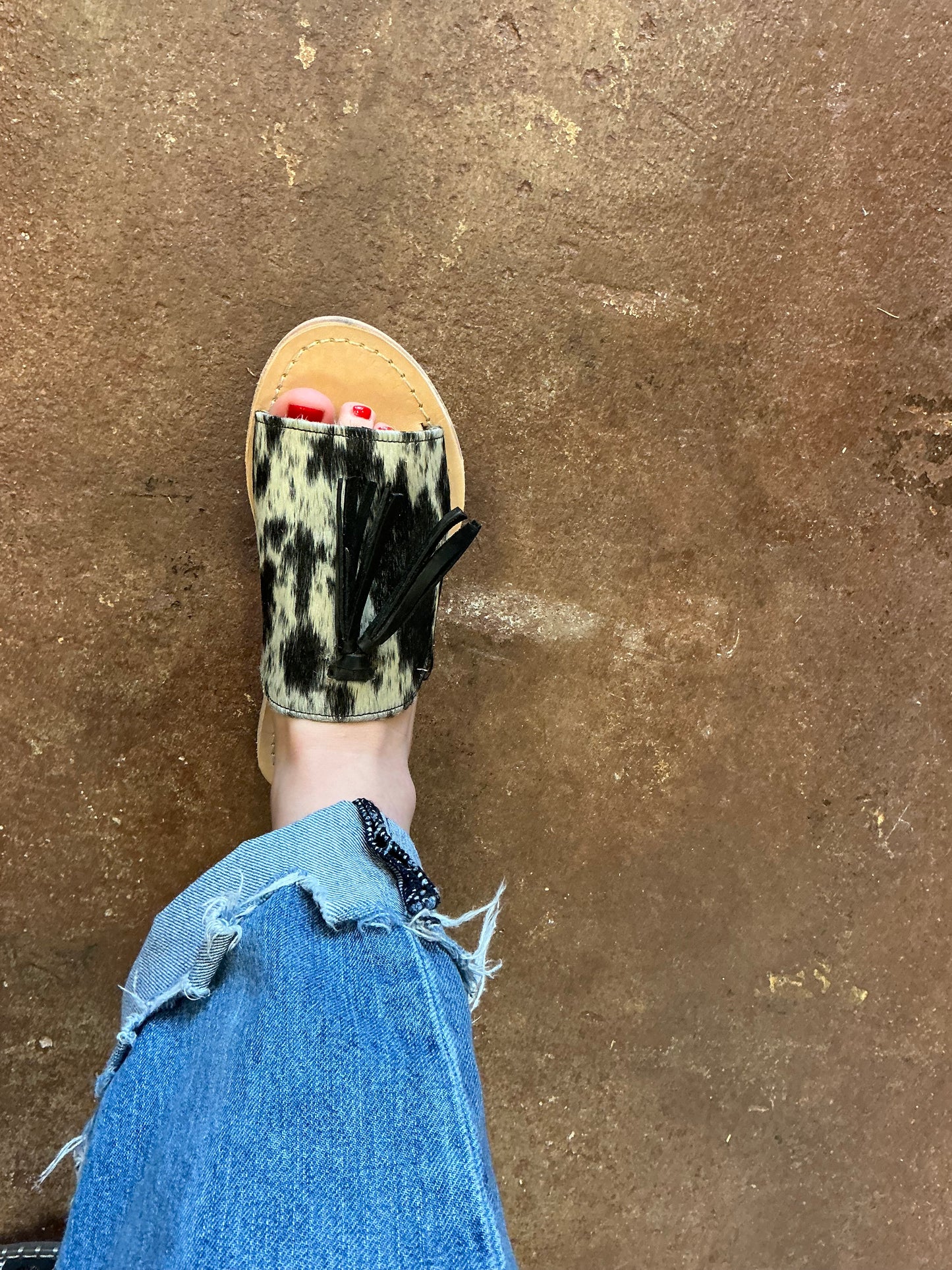 Tessa Cowhide Sandal w/ Tassel