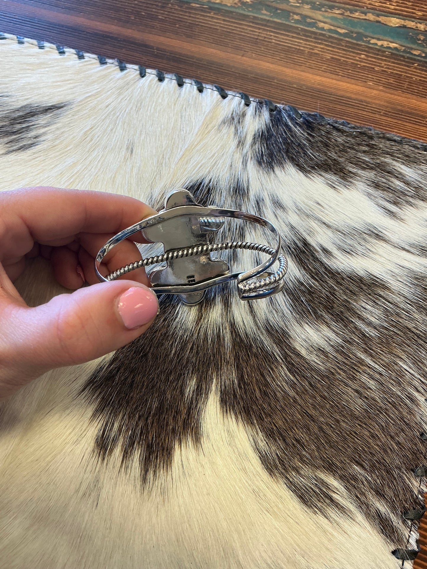TQ LG Pendant Cuff