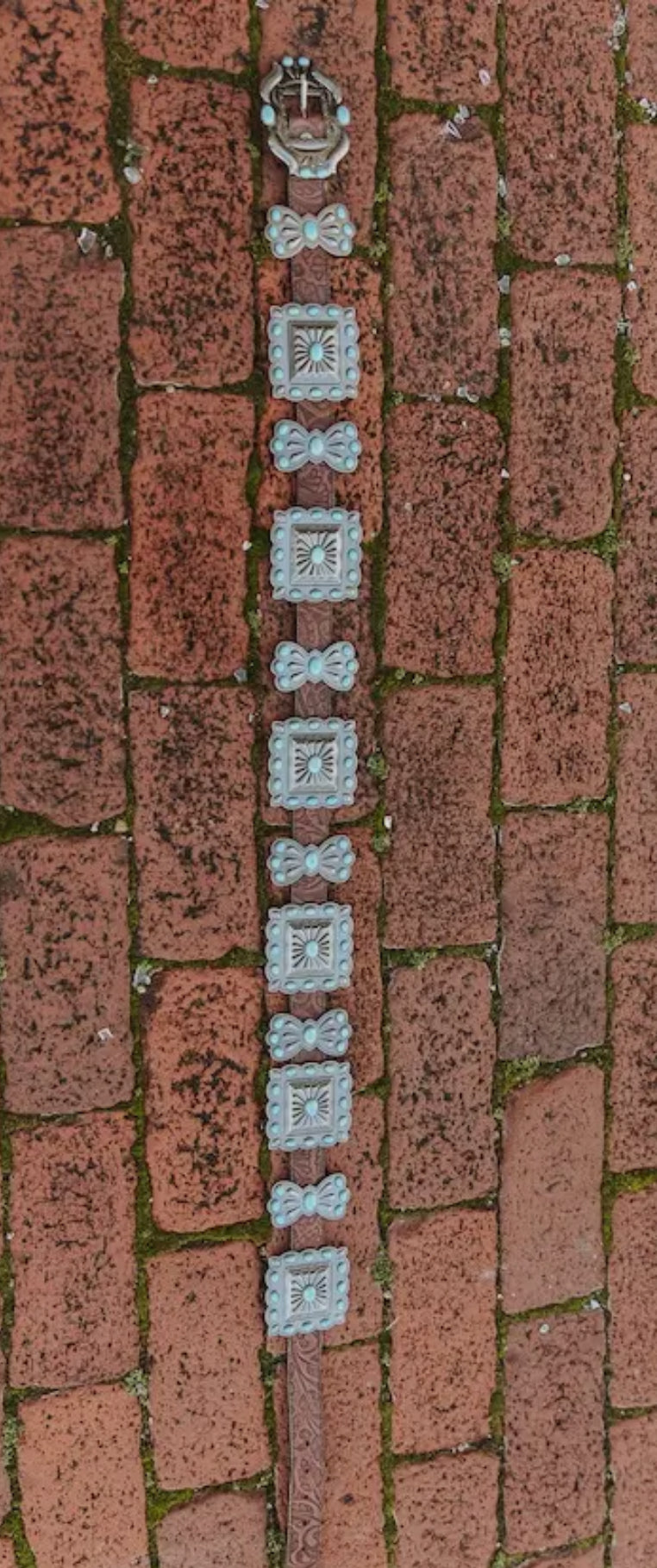 Stone Ribbon Concho Belt