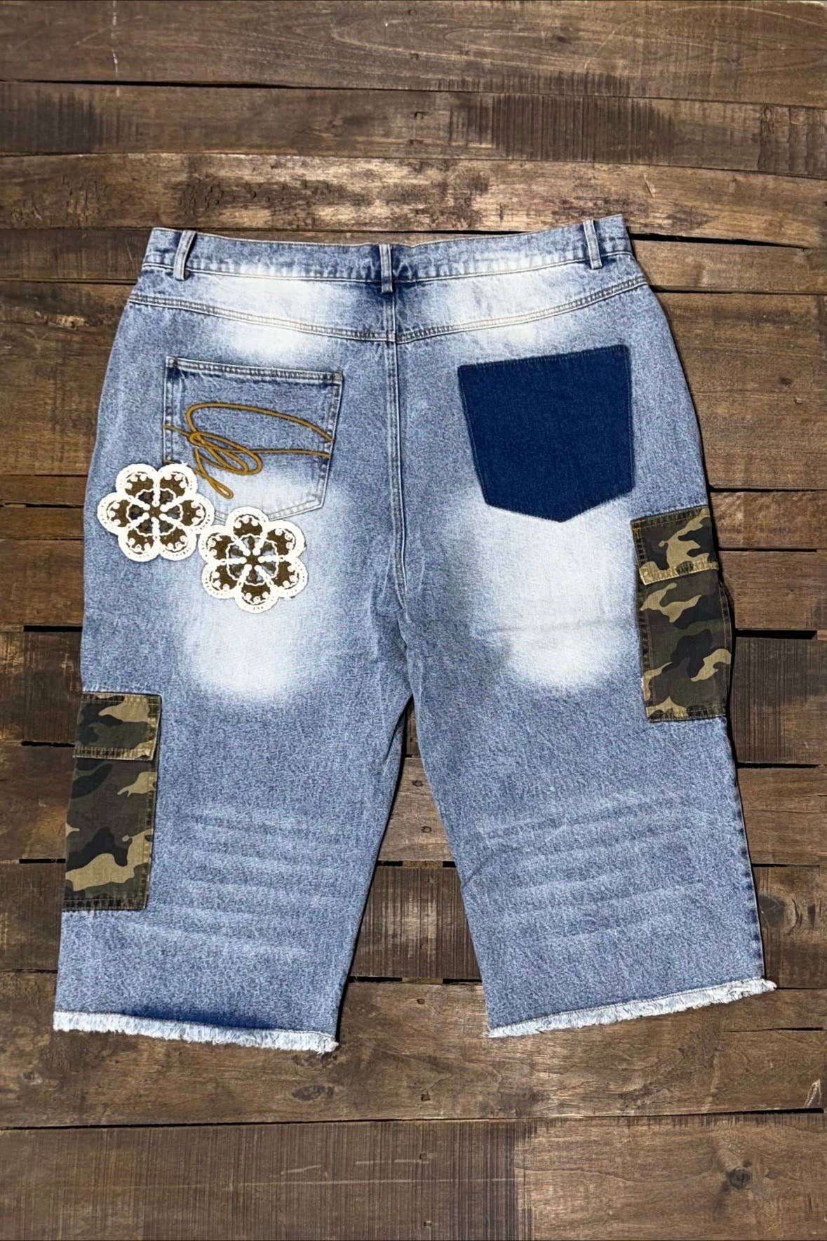 Hidden Trails Shorts - Camo