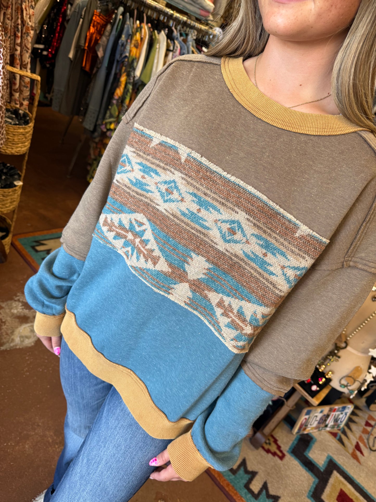 ETHNIC PRINT MIX COLOR
BLOCK PULLOVER