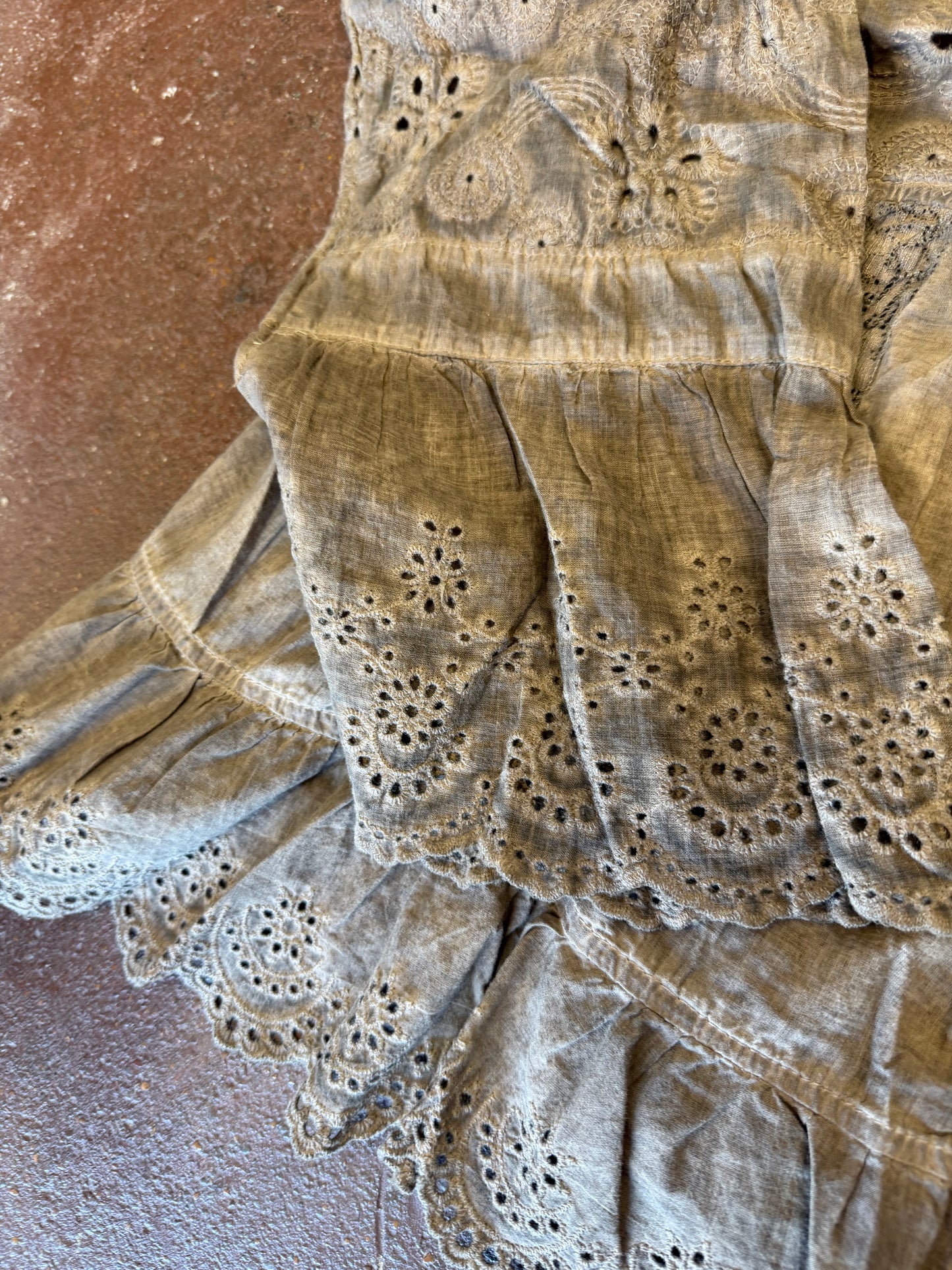 Round neck, long sleeve lace ruffle top