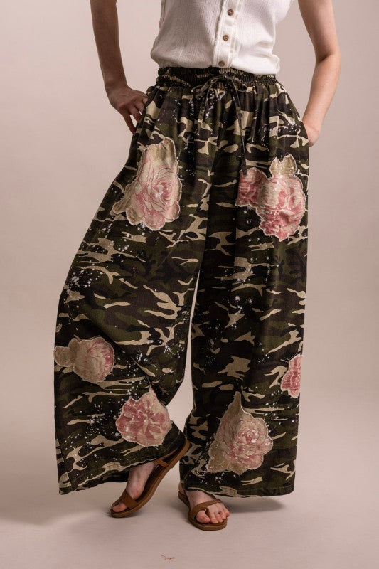 FLOWER PATCHWORK CAMO PRINT WIDE LEG PANTS