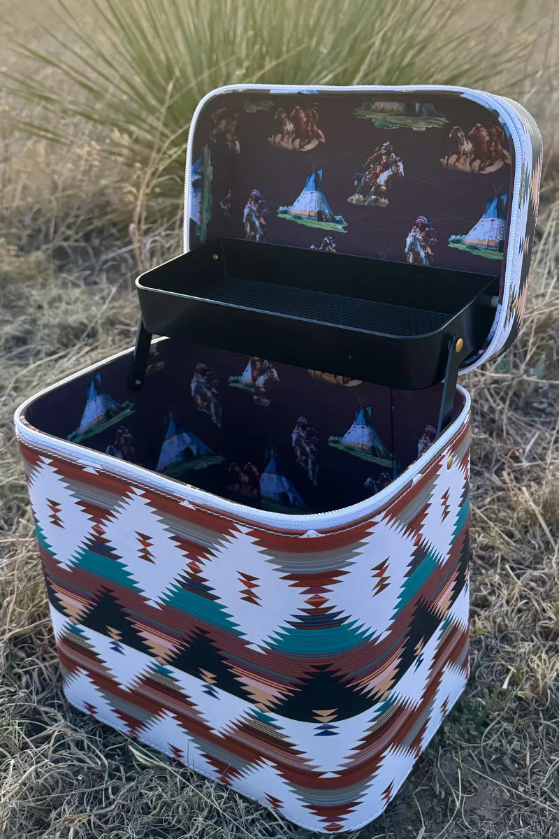 WILD PLAINS MAKEUP BOX