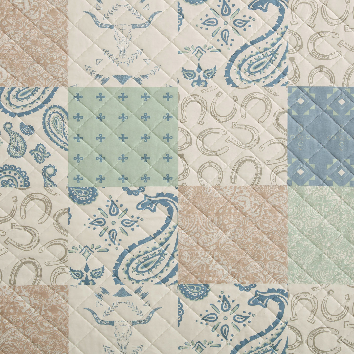 PATCHWORK PAISLEY
REVERSIBLE QUILT SET