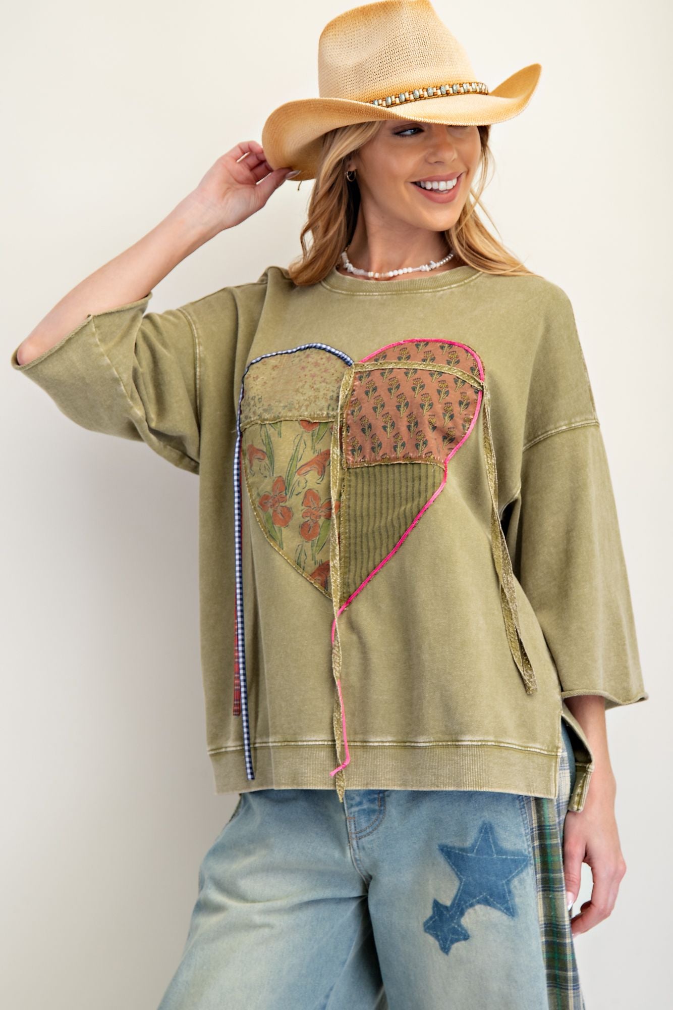HEART PATCH MINERAL WASHED KNIT TOP