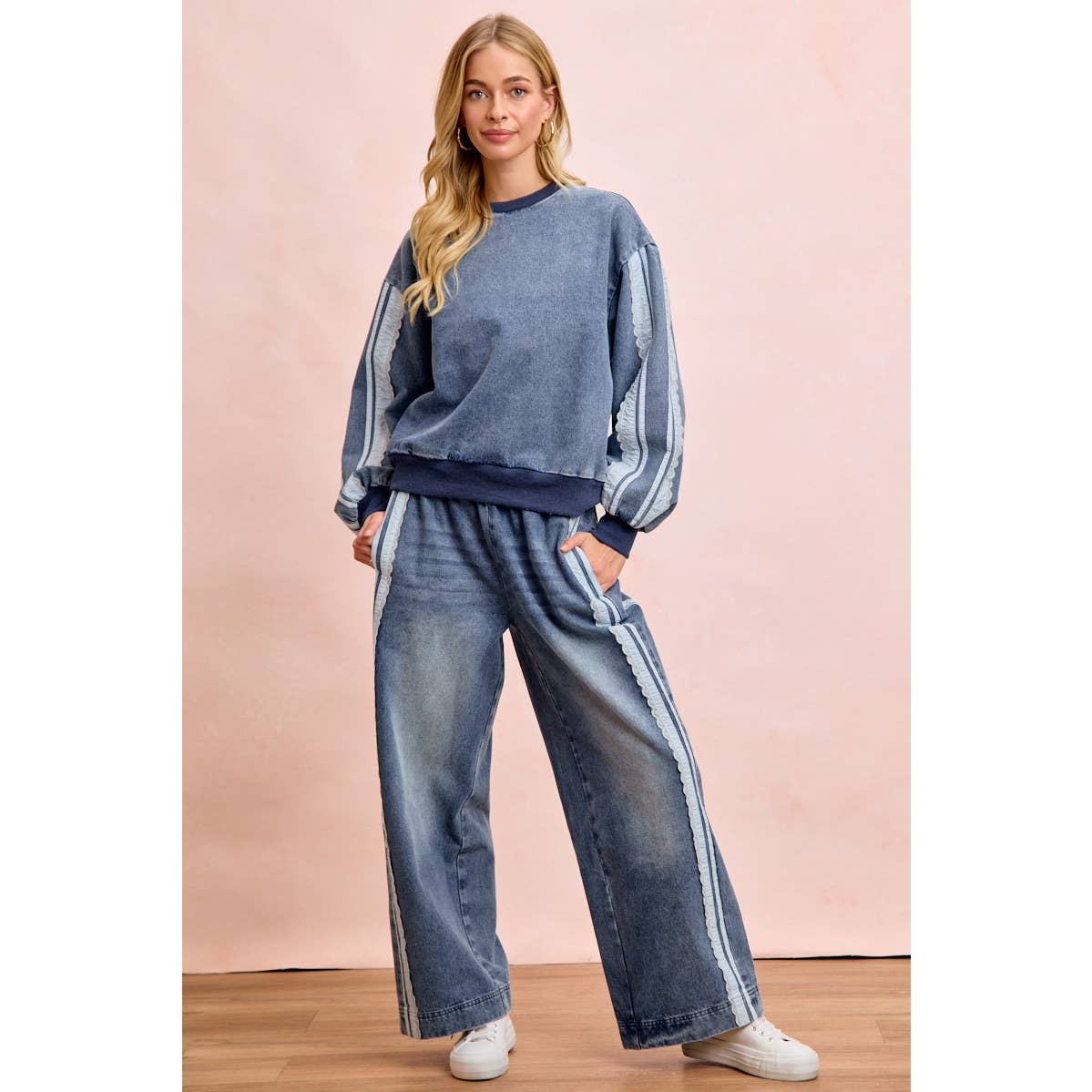 WASHED LACE CONTRAST SIDED DENIM PANTS