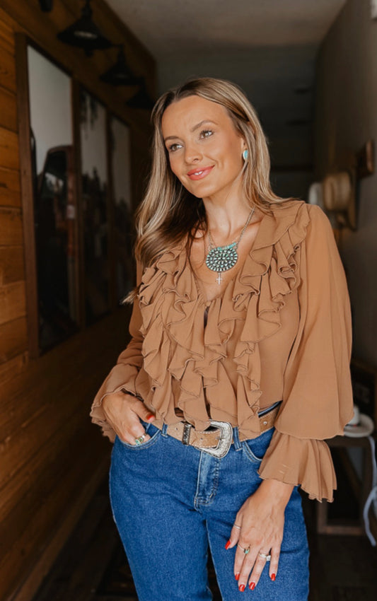 PLEATED RUFFLE VINTAGE
WESTERN TOP