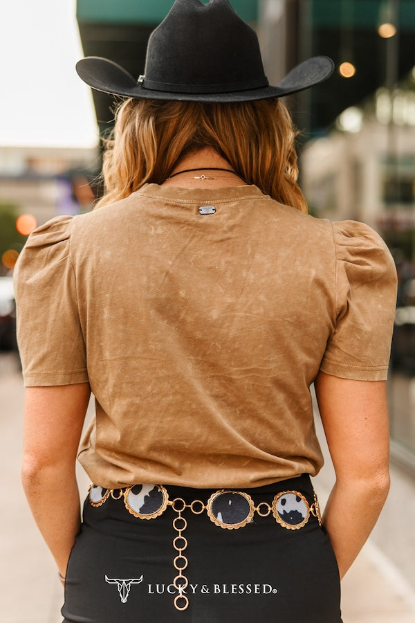 CAMEL MINERAL WASH COWKSKULL EMBROIDERED PUFF SHORT SLEEVE TOP
