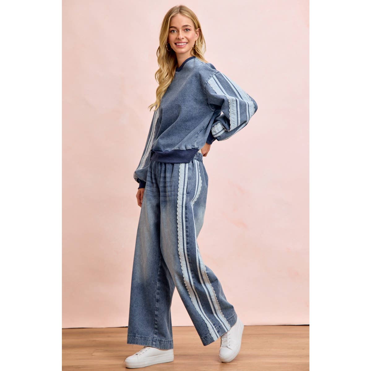 WASHED LACE CONTRAST SIDED DENIM PANTS