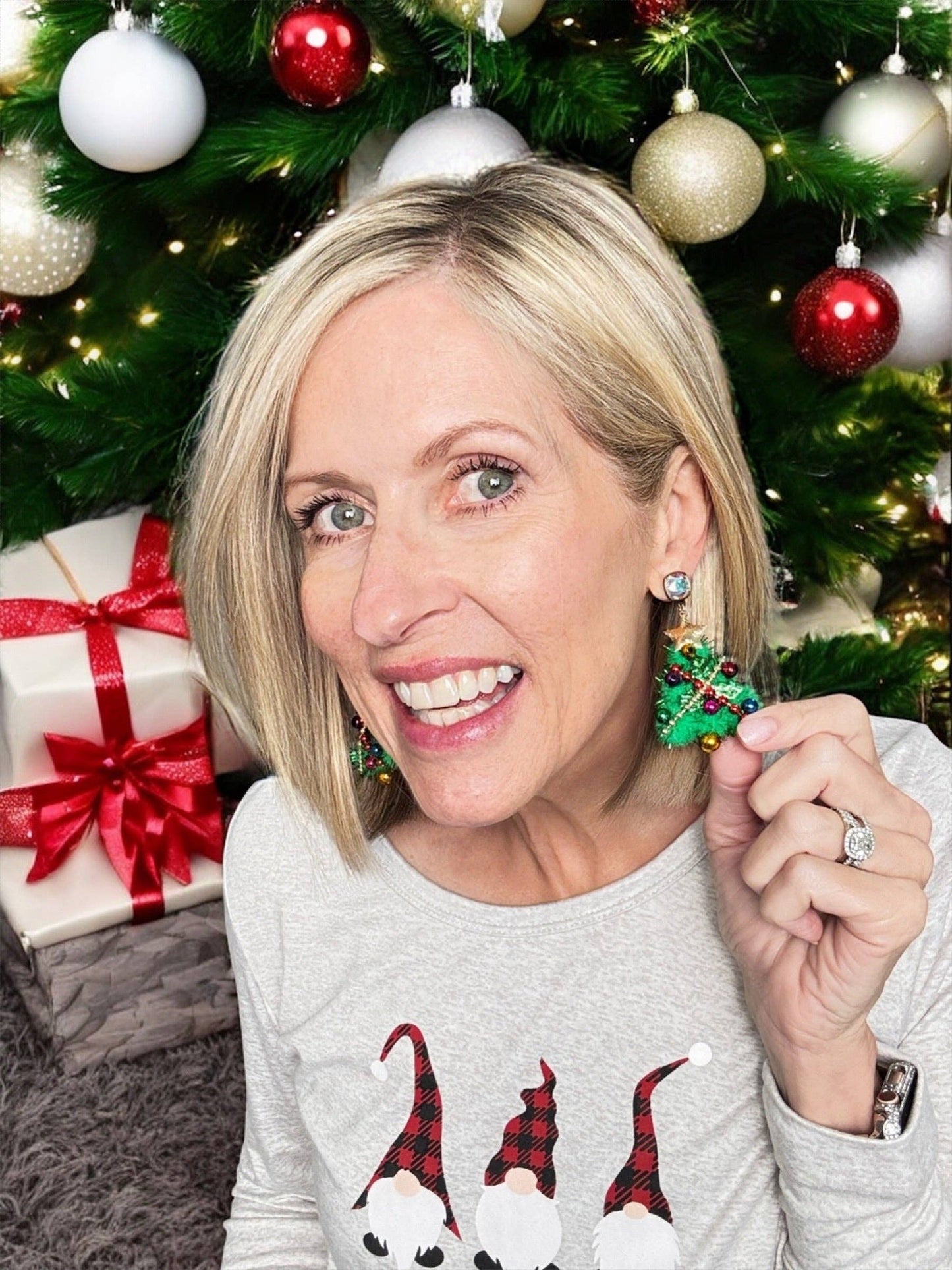 Decorated Christmas tree earring with Austrian crystal