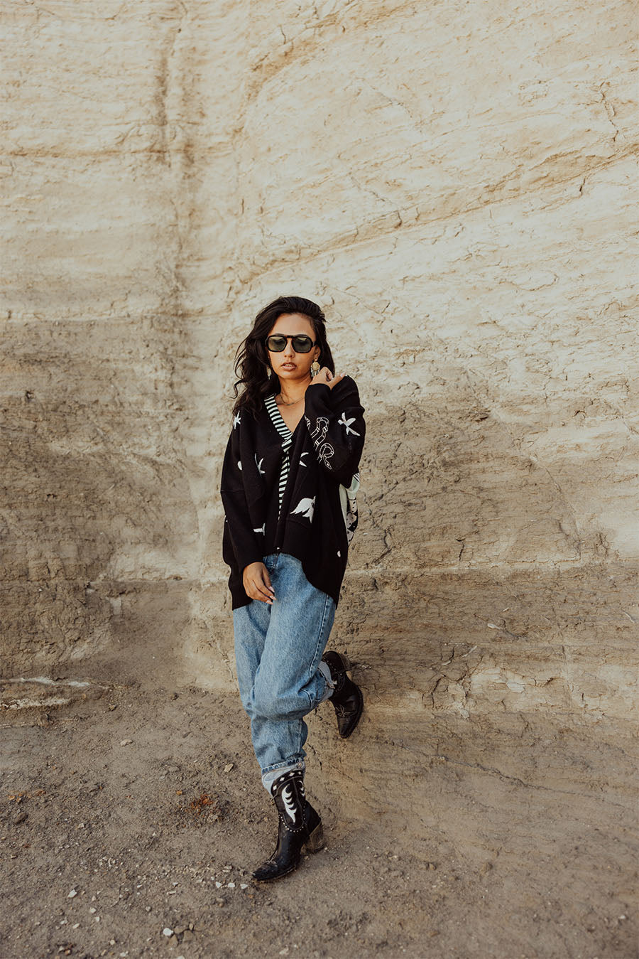 BIZARRE BUT BEAUTIFUL
OVERSIZED CARDIGAN