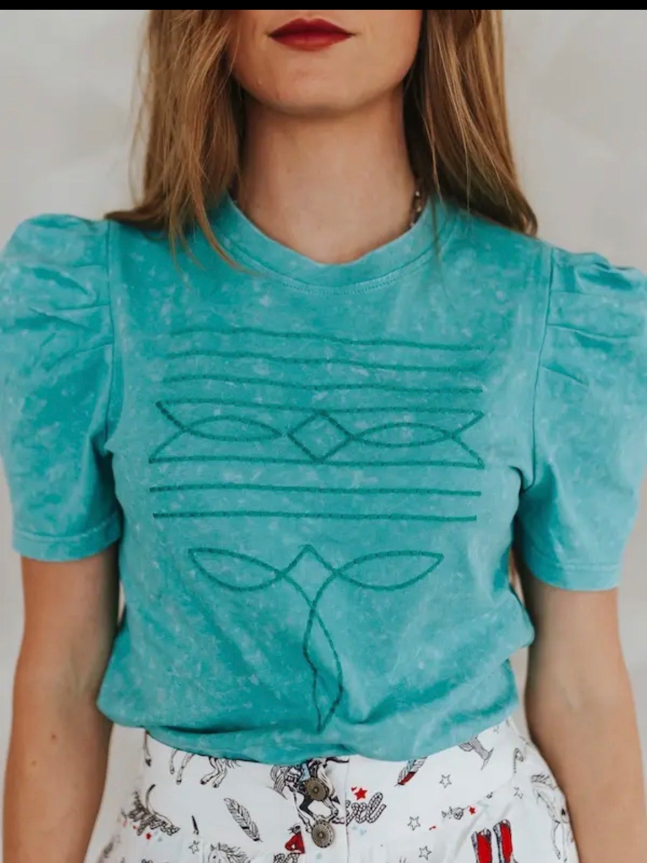 Mineral Wash Boot Stitch
Embroidered Shirt