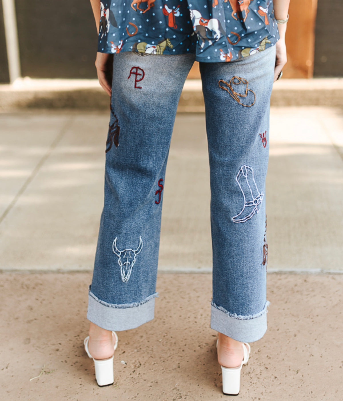 EMBROIDERED WESTERN CUFFED 
BOYFRIEND MID RISE JEANS (28IN AFTER FOLD)
