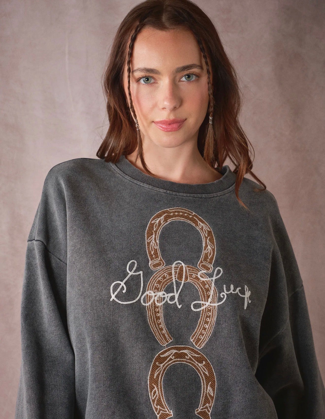 Western Horseshoe Mineral
Wash Sweatshirt
