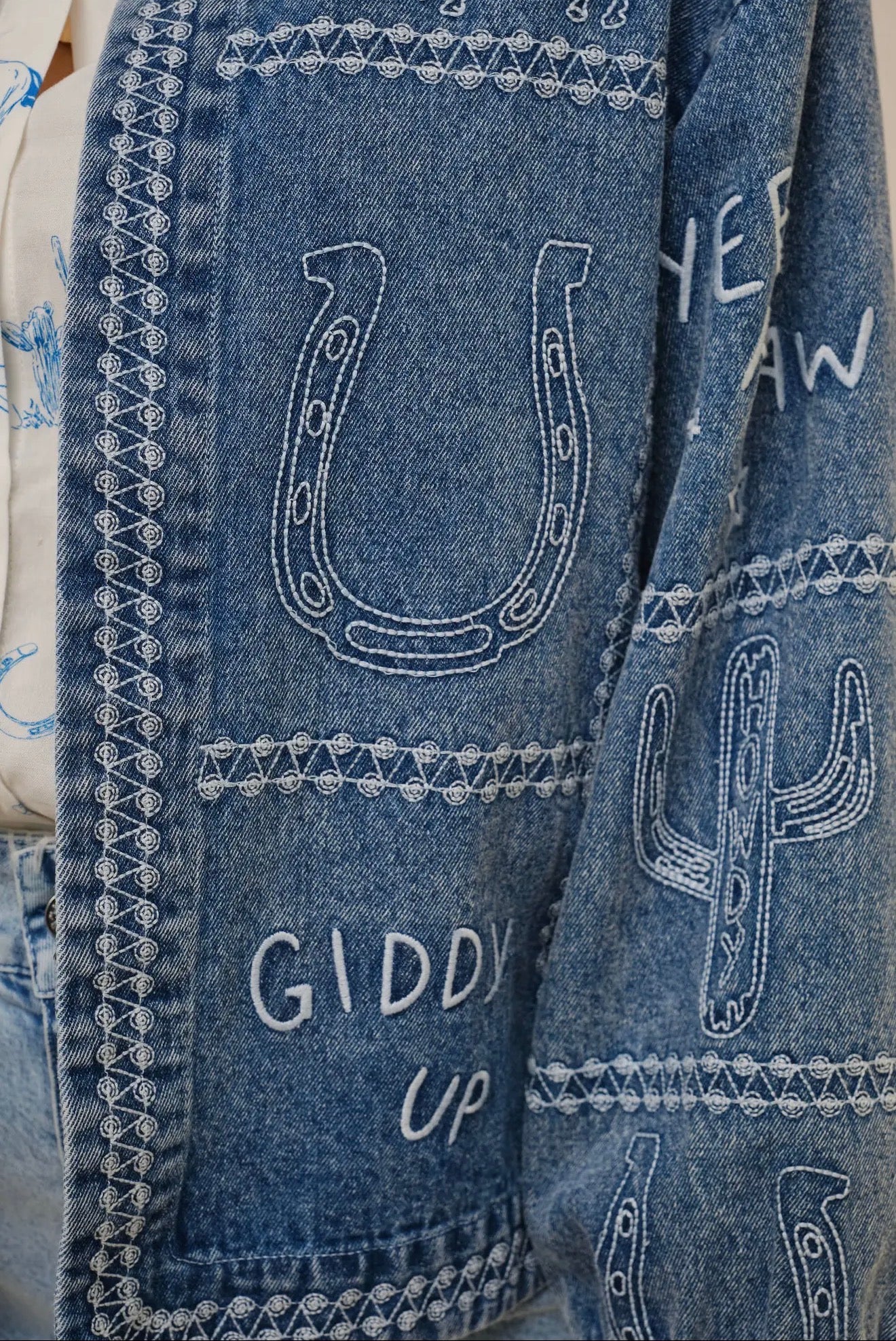 Western Embroidery Puff Sleeve
Denim Jacket