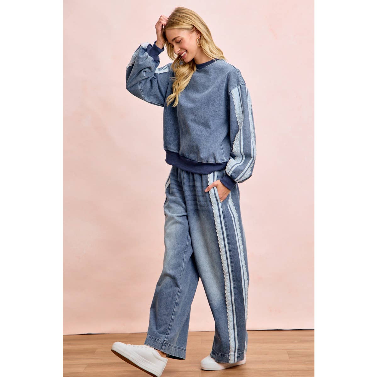 WASHED LACE CONTRAST SIDED DENIM PANTS