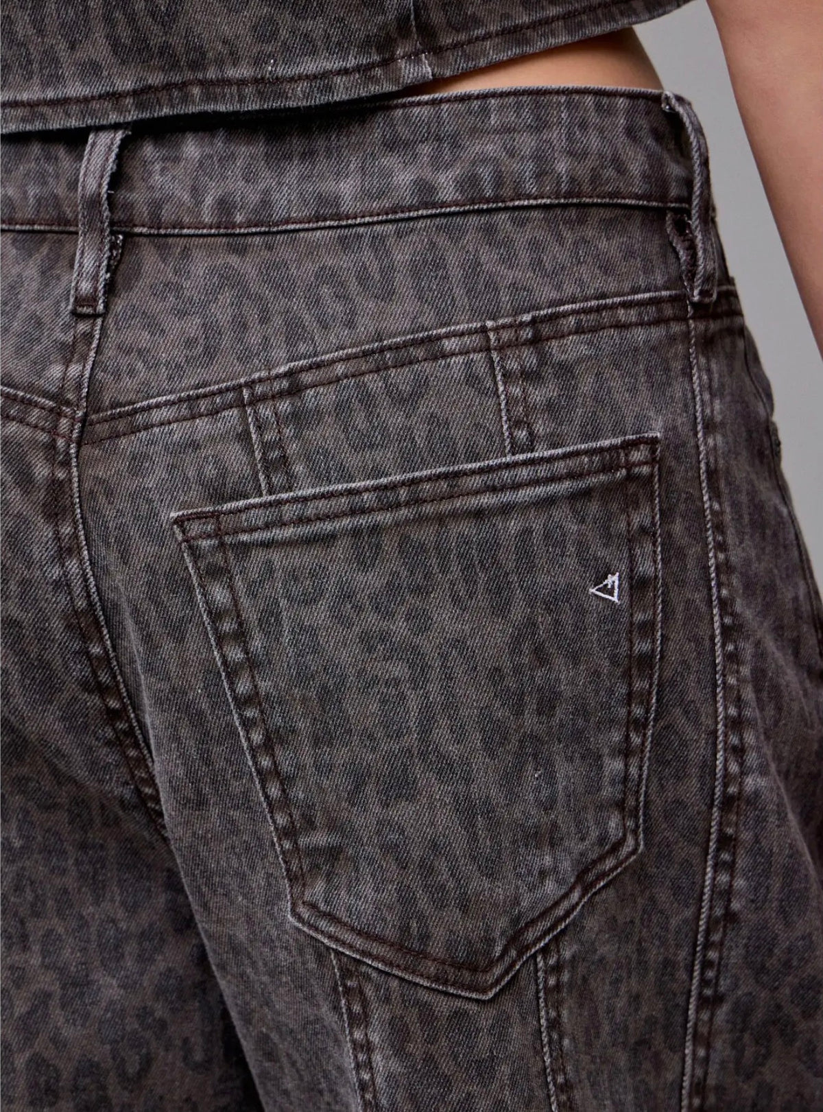 Brown cheetah seamed barrel jeans