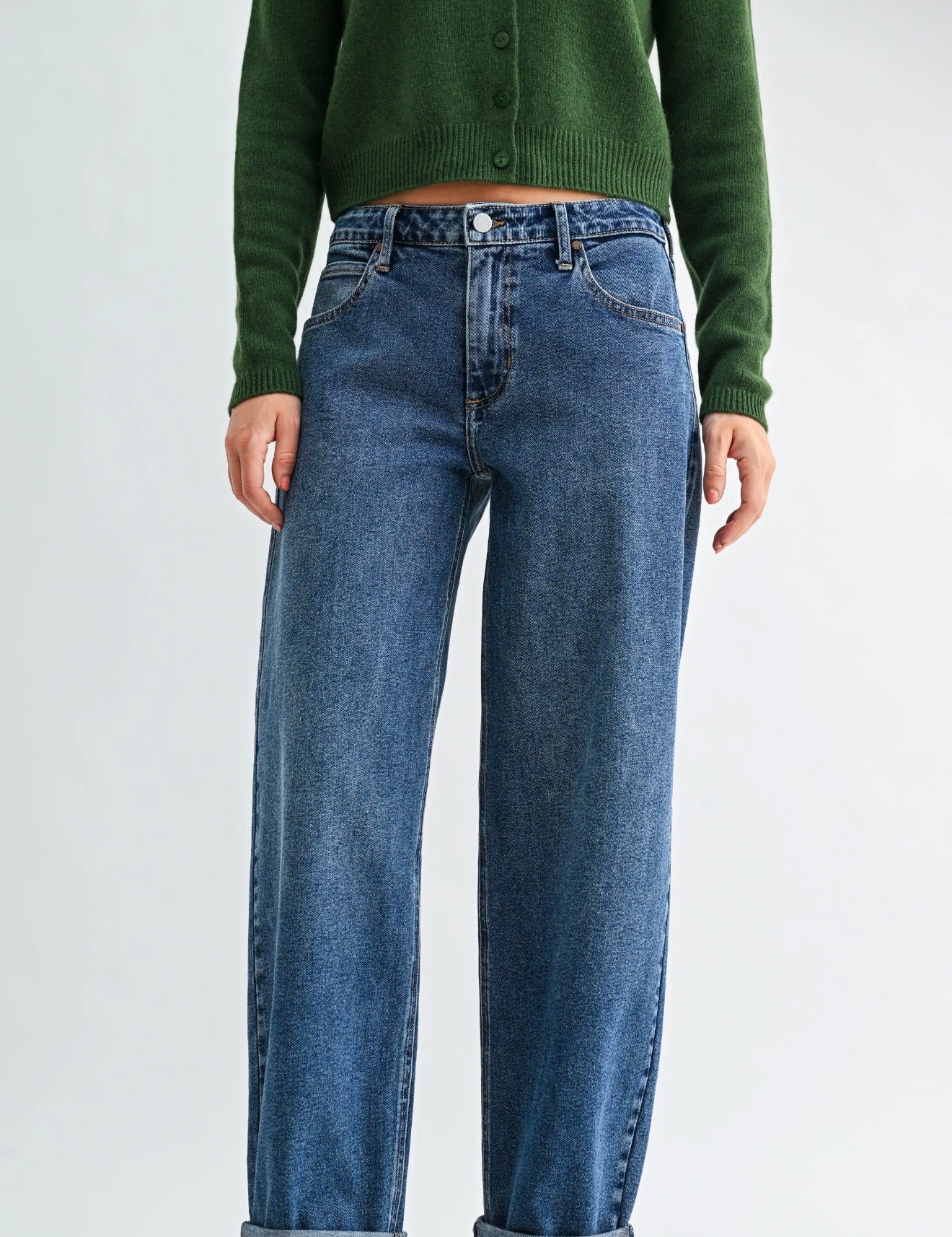 Mid Rise Cuffed Barrel Jean