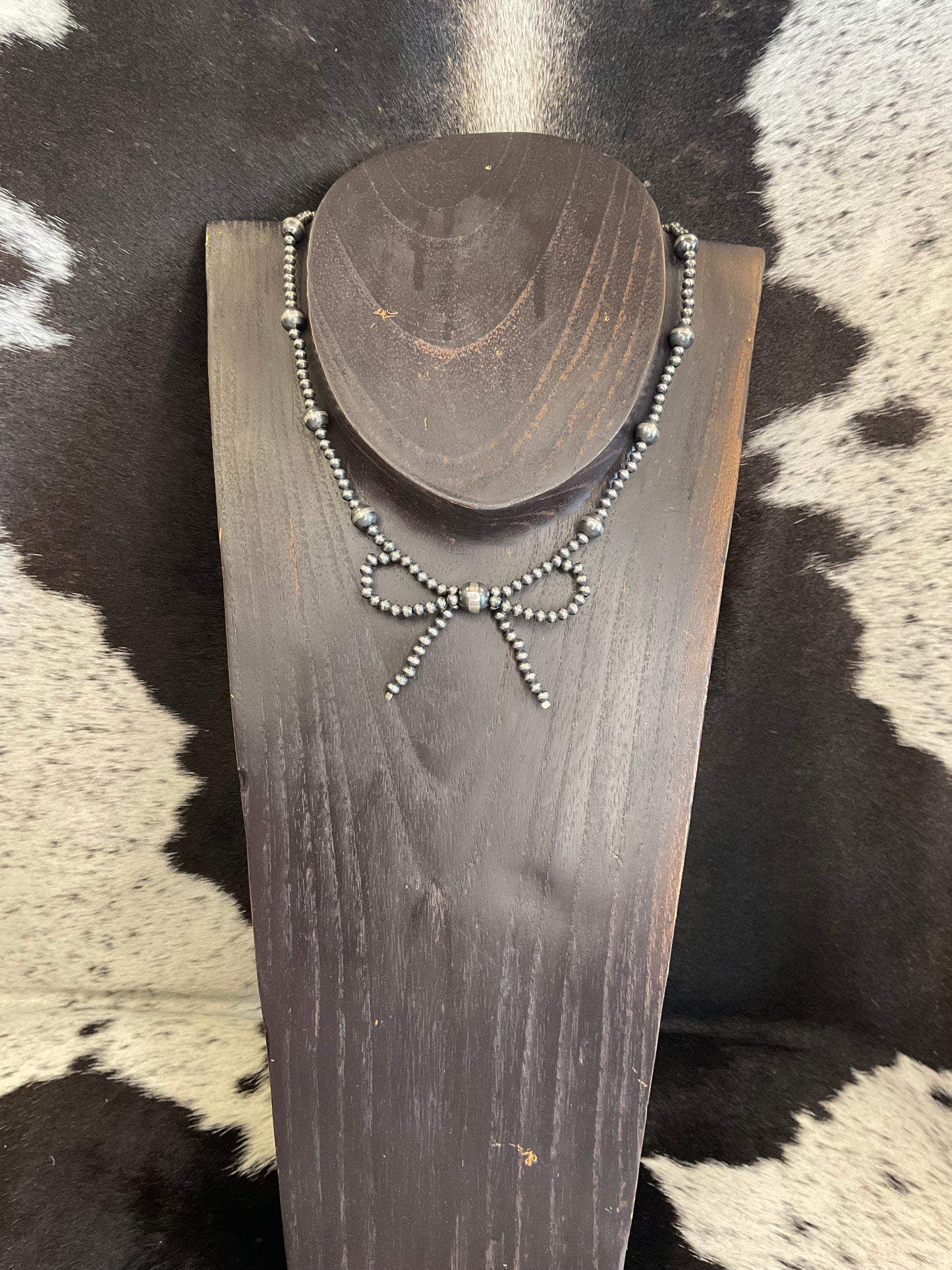 Navajo Pearl Bow Necklace