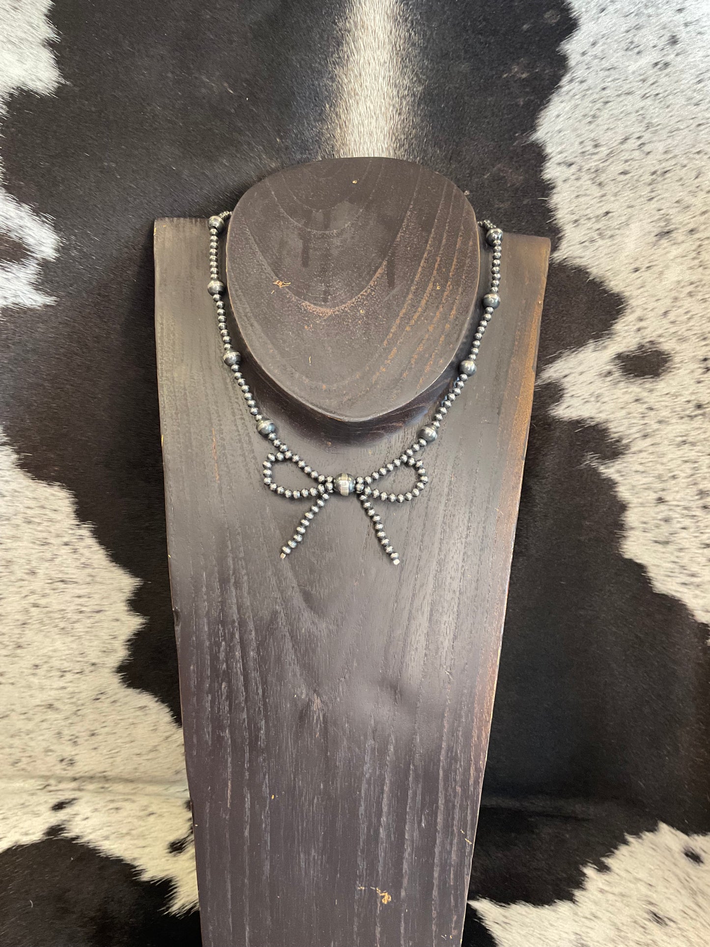 Navajo Pearl Bow Necklace