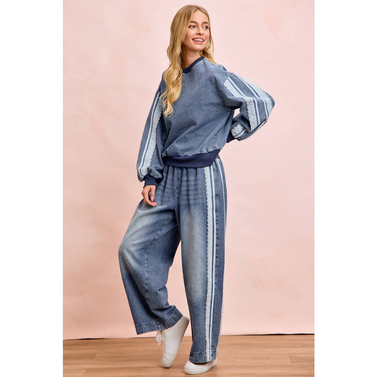 WASHED LACE CONTRAST SIDED DENIM PANTS