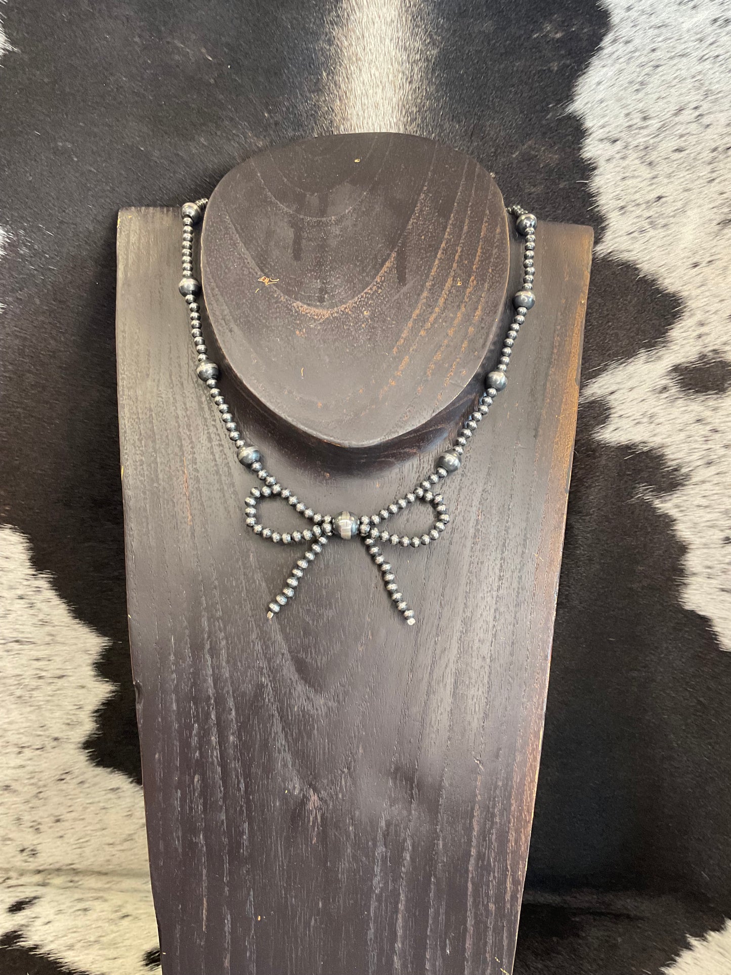 Navajo Pearl Bow Necklace