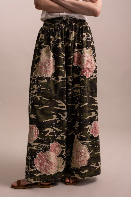 FLOWER PATCHWORK CAMO PRINT WIDE LEG PANTS