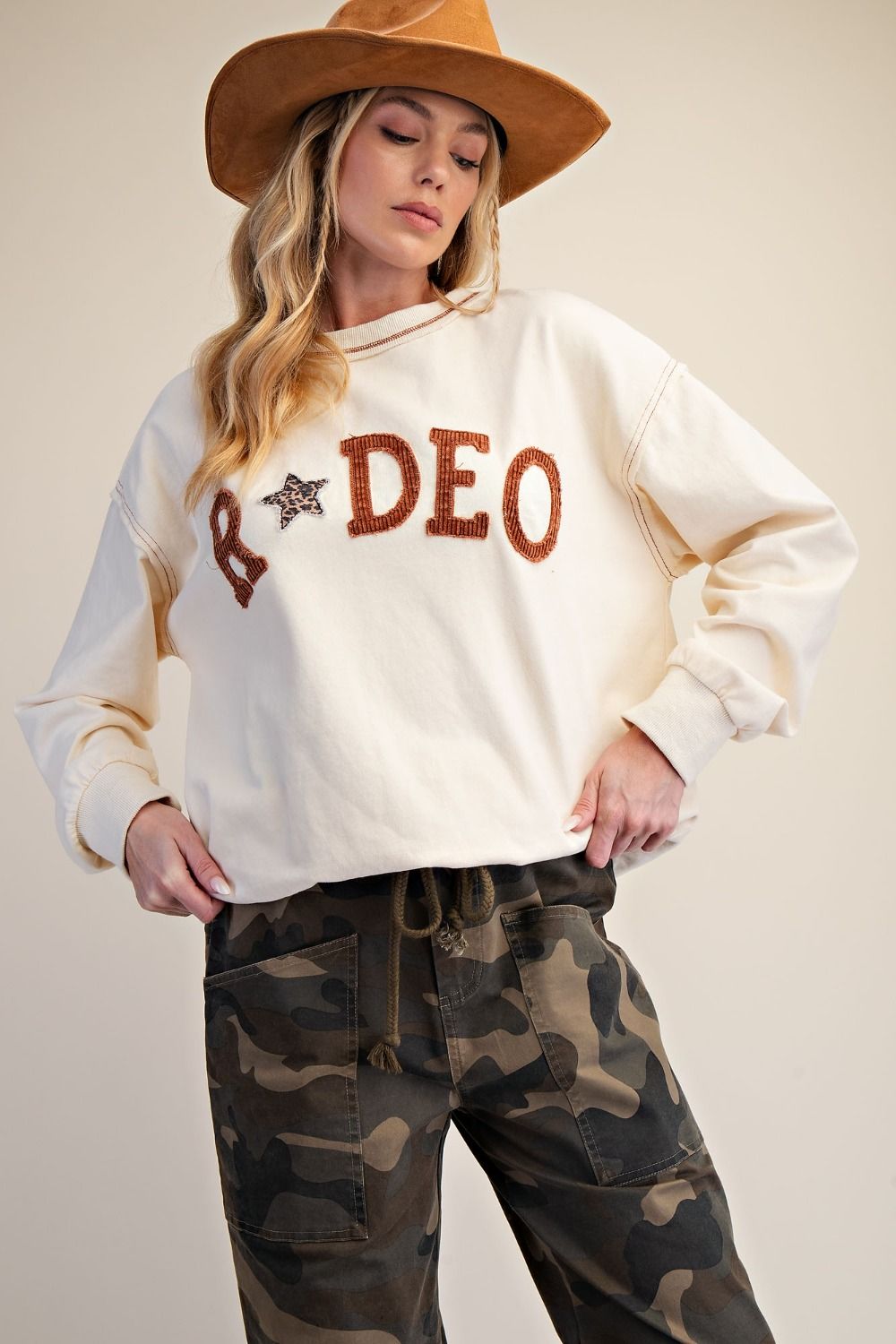 RODEO PATCH FRONT WASHED TERRY PULLOVER