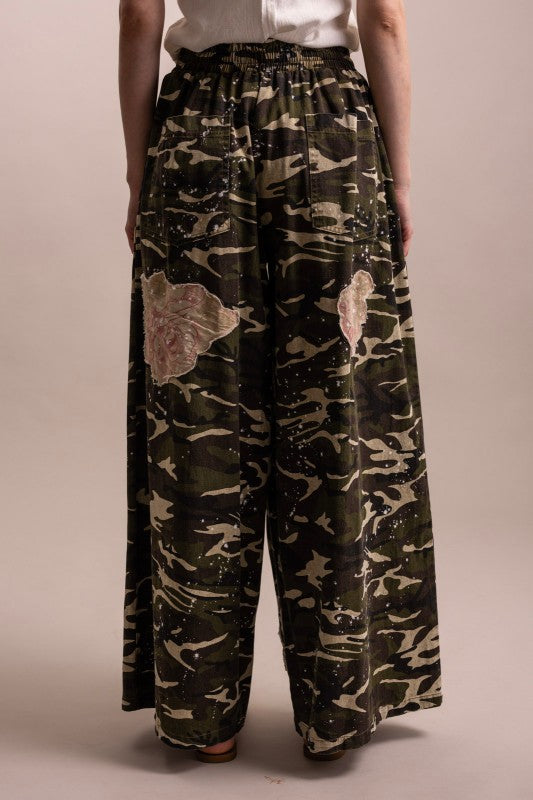 FLOWER PATCHWORK CAMO PRINT WIDE LEG PANTS