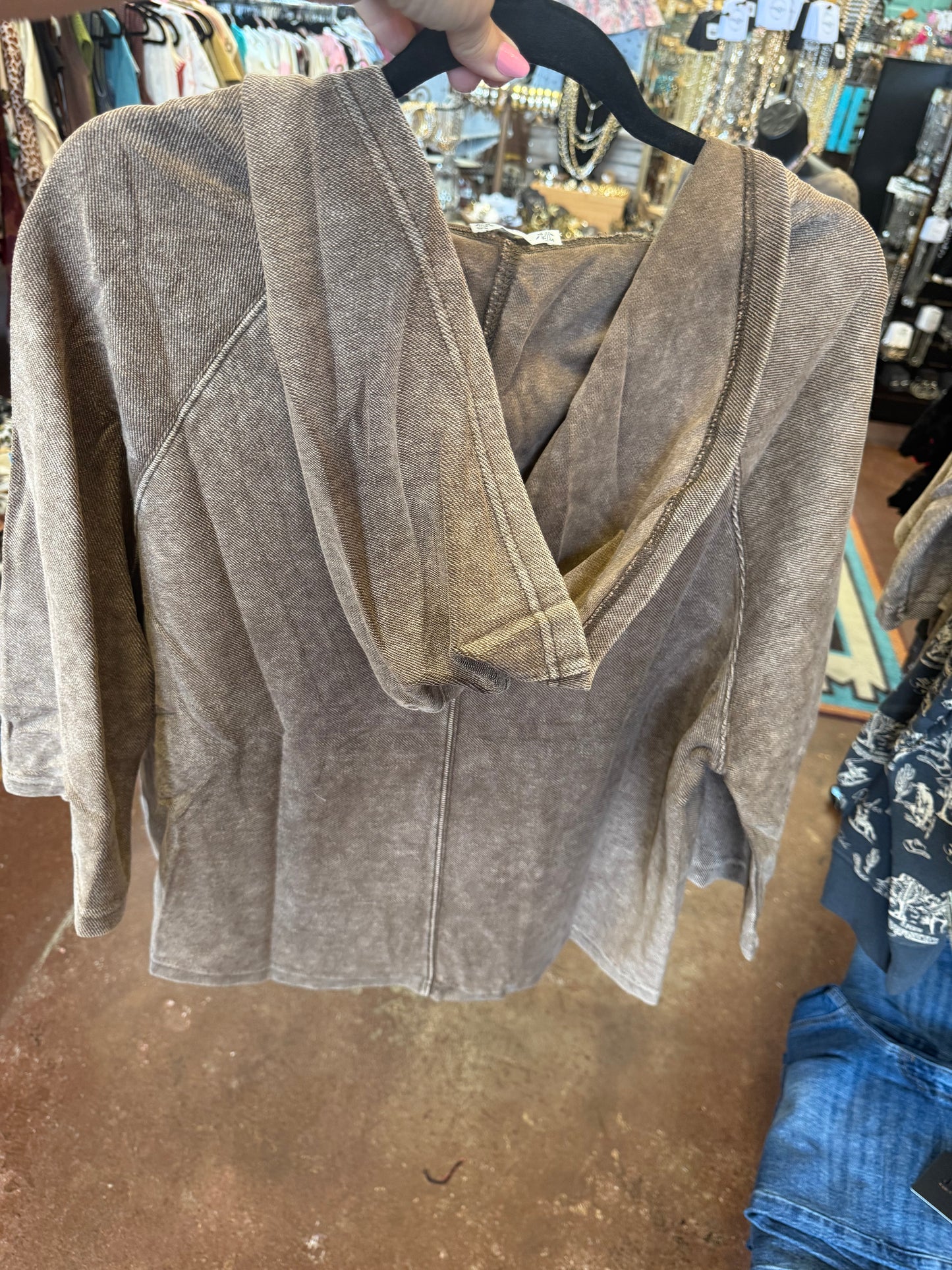 TEXTURED KNIT WASHED HOODED PULLOVER