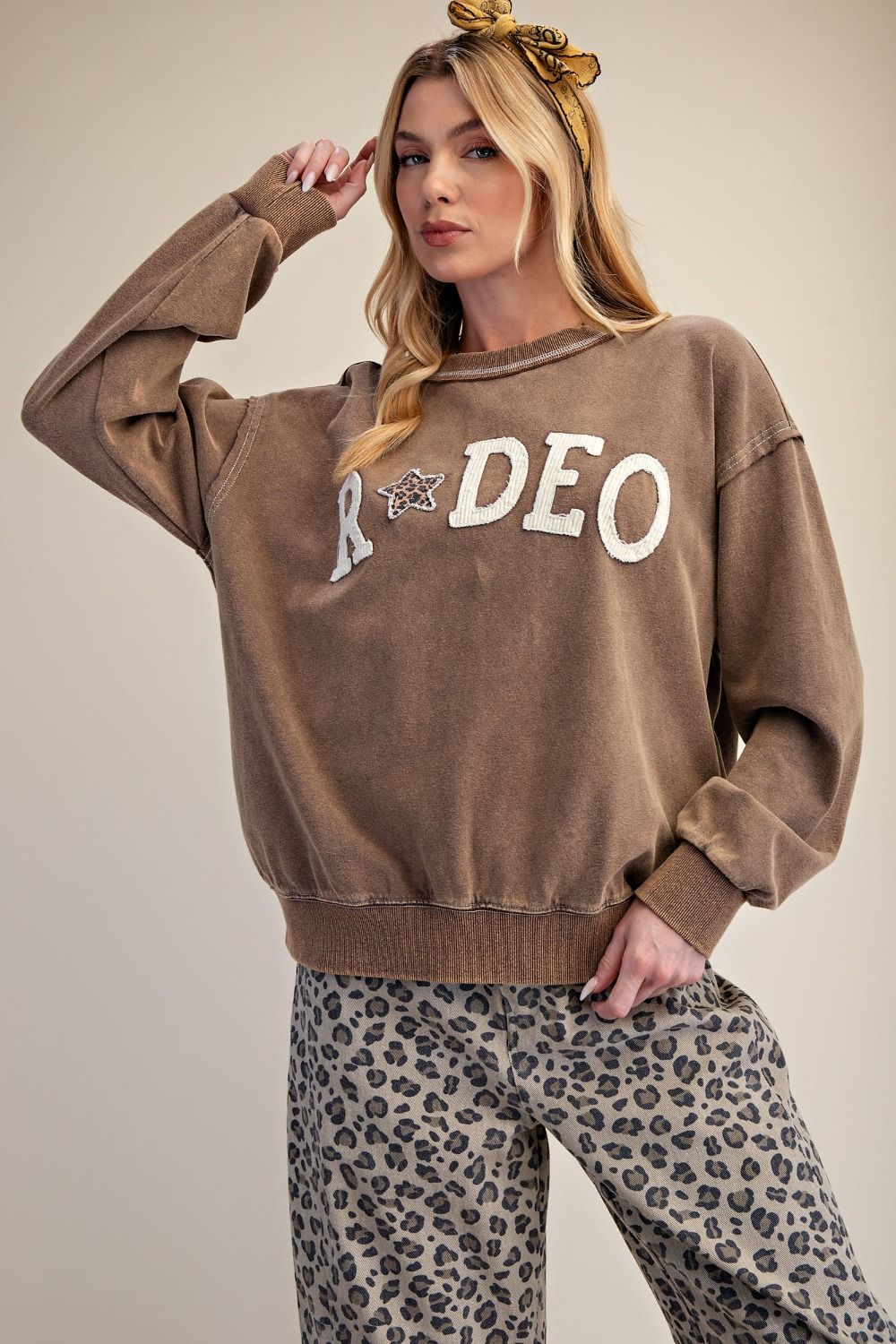 RODEO PATCH FRONT WASHED TERRY PULLOVER