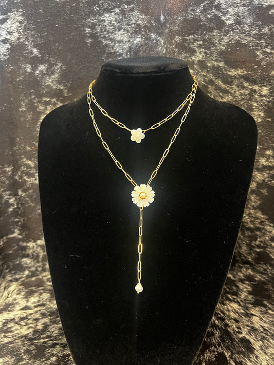 Flower Pearl Necklace