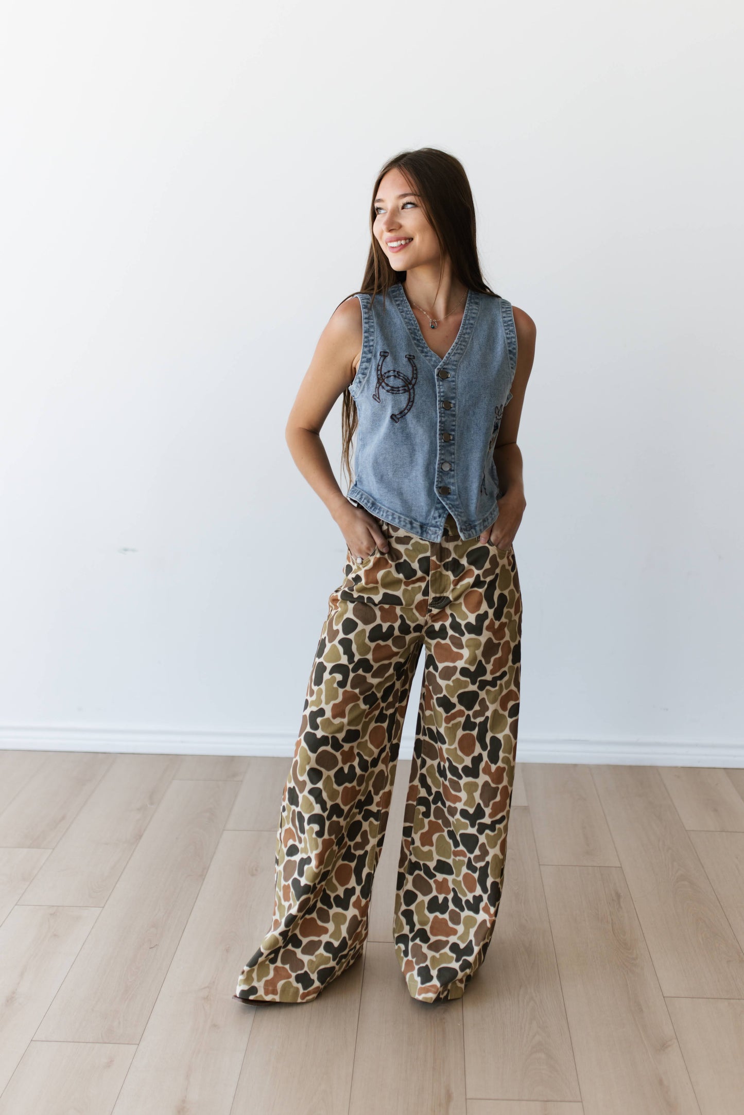 Roping Cowboy Embroidery Vest