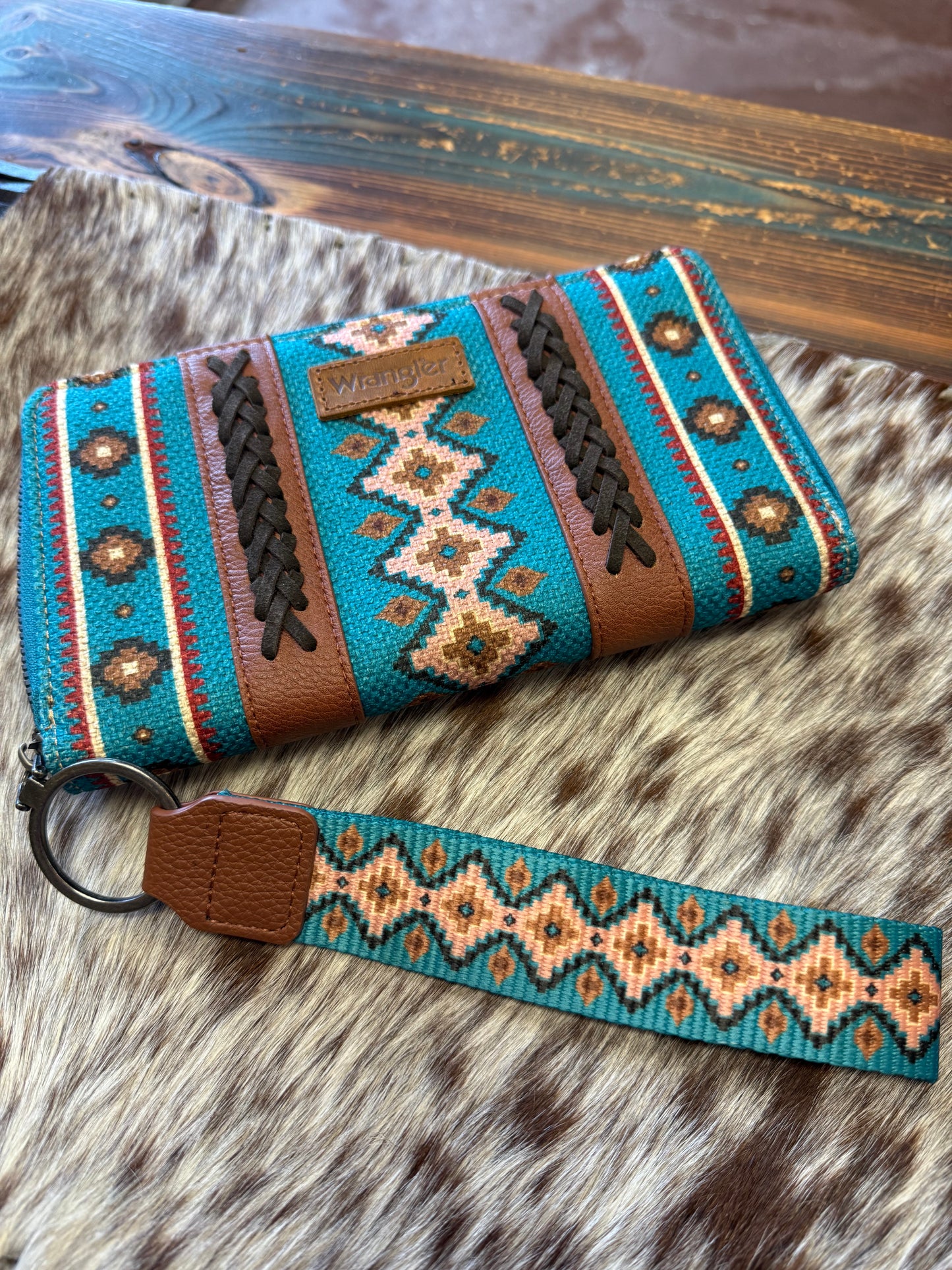 Wrangler Zoey Clutch