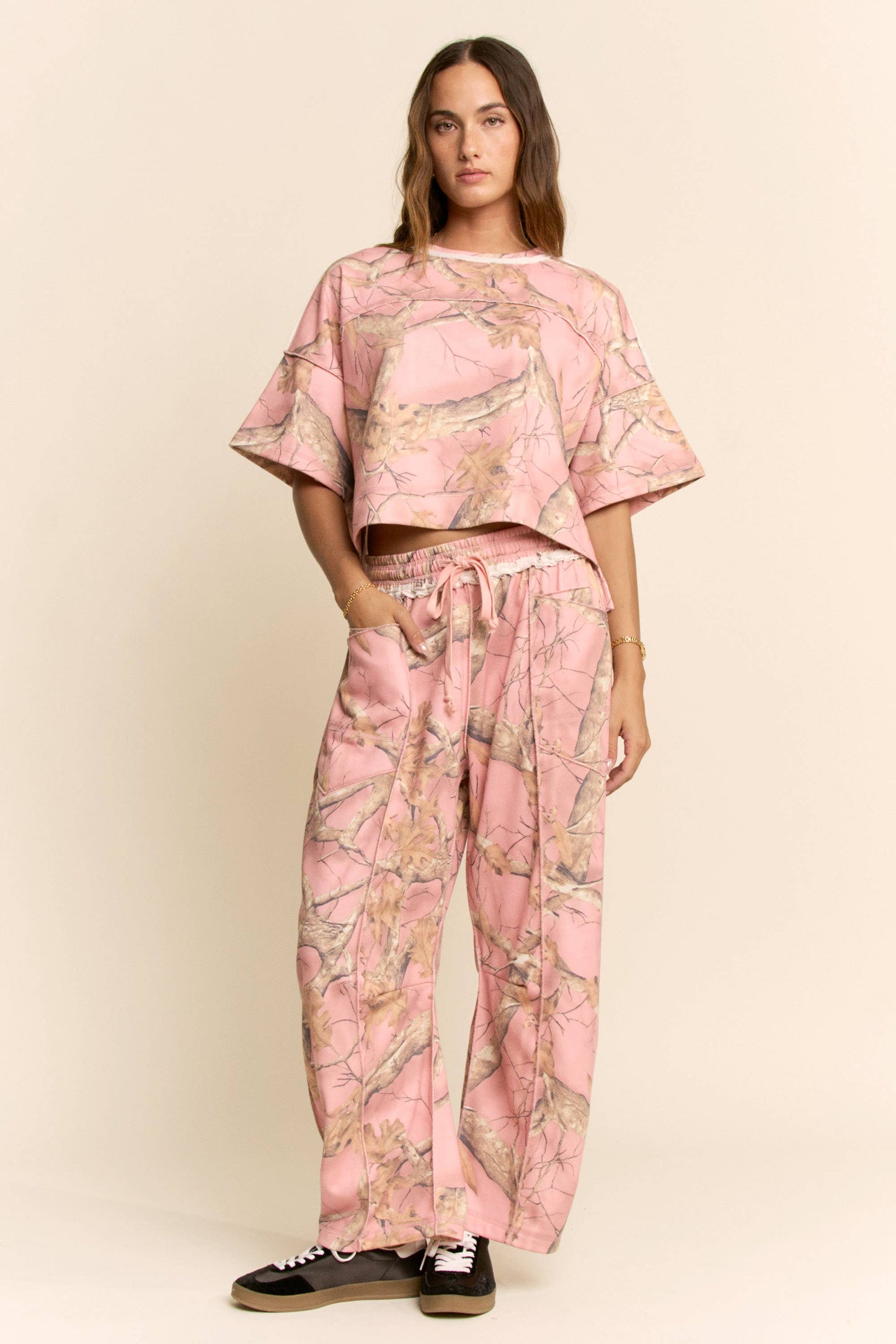 CAMO PRINT LOUNGE TOP AND TIE LEG PANTS SET
