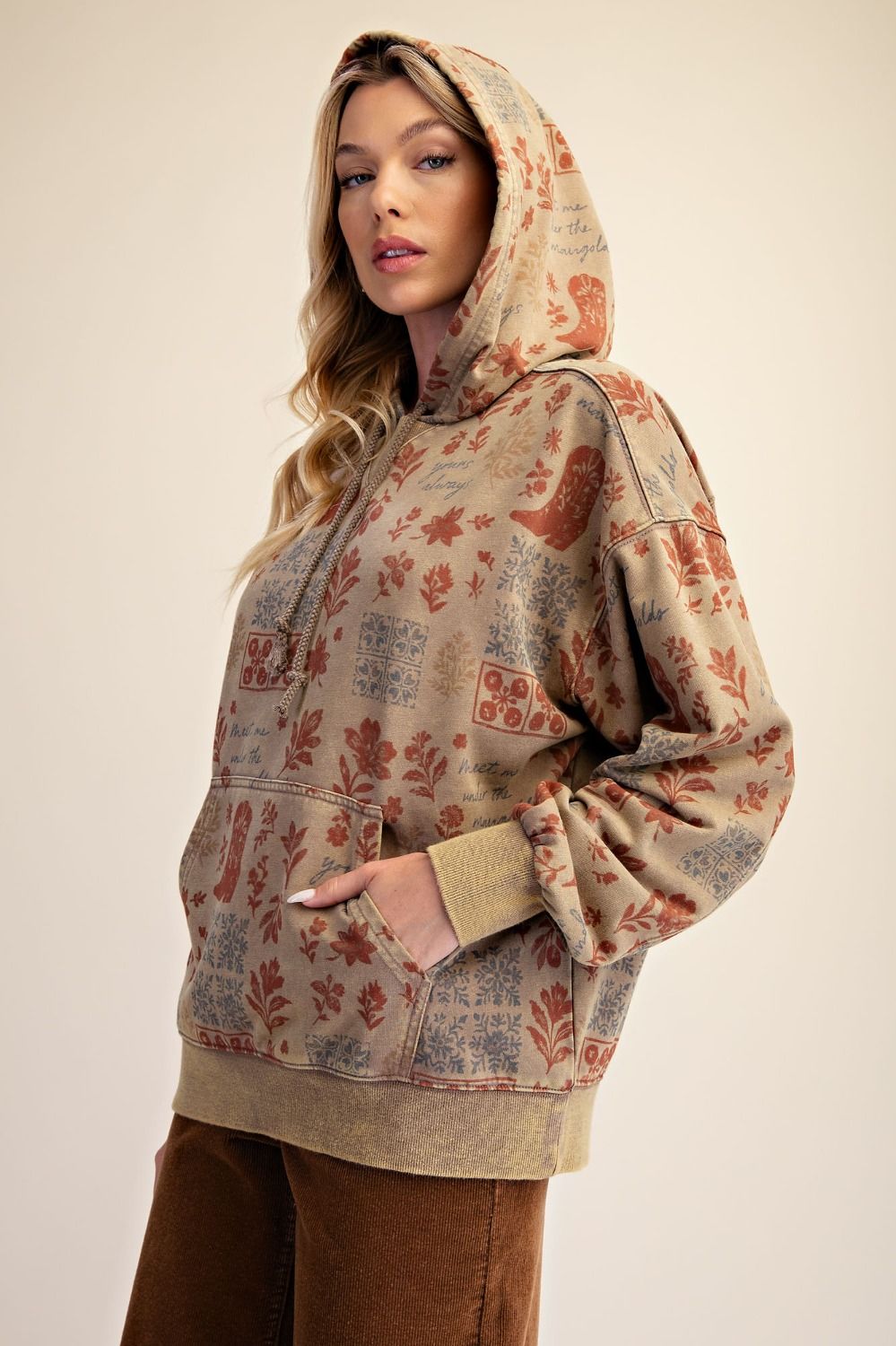 PRINTED WASHED TERRY HOODED PULLOVER