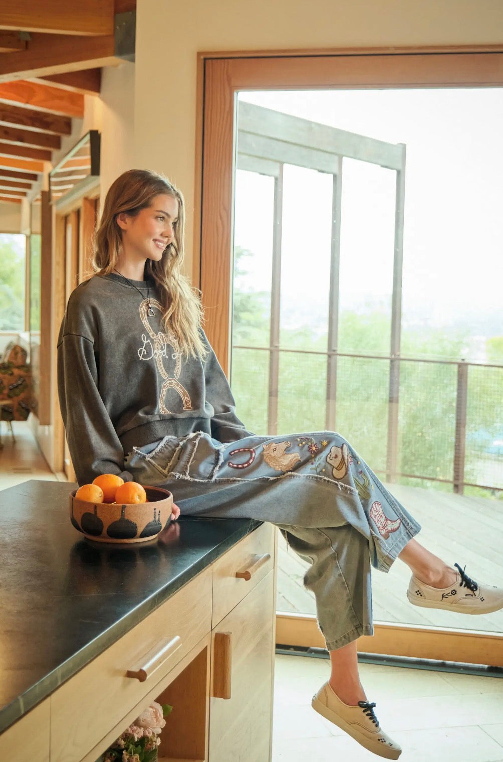 Western Horseshoe Mineral
Wash Sweatshirt