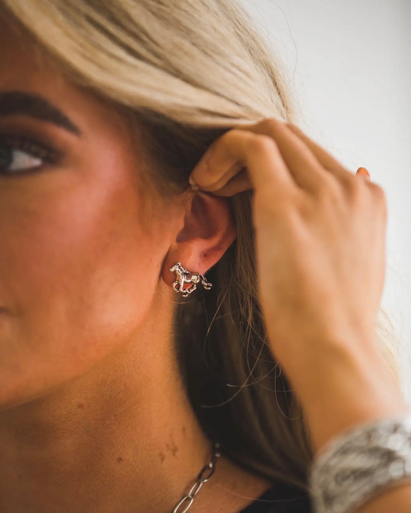 .5"18K White Gold Plated Burnished
Running Horse Earring