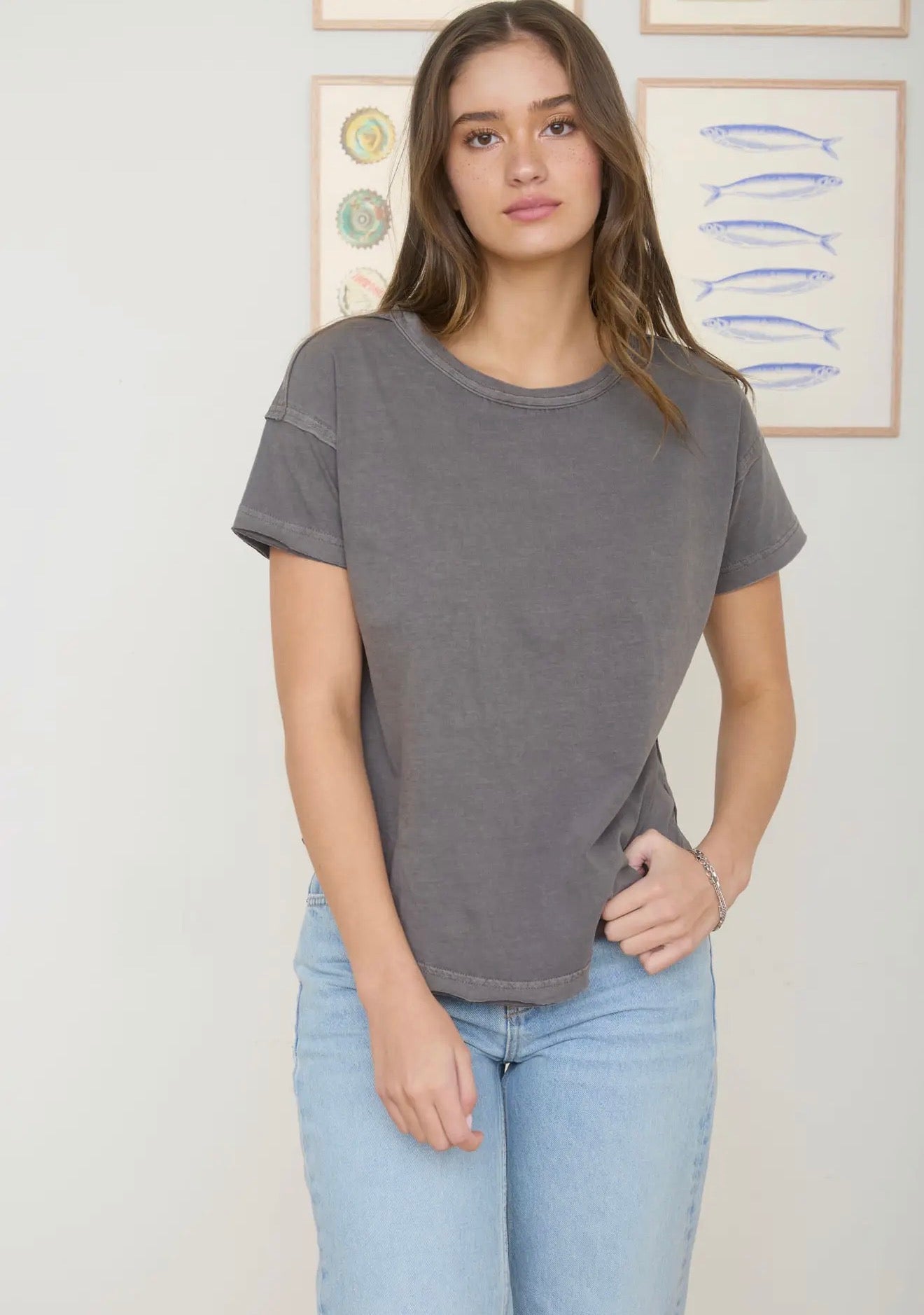 Round Neck Short Sleeve Exposed Seam Knit Top