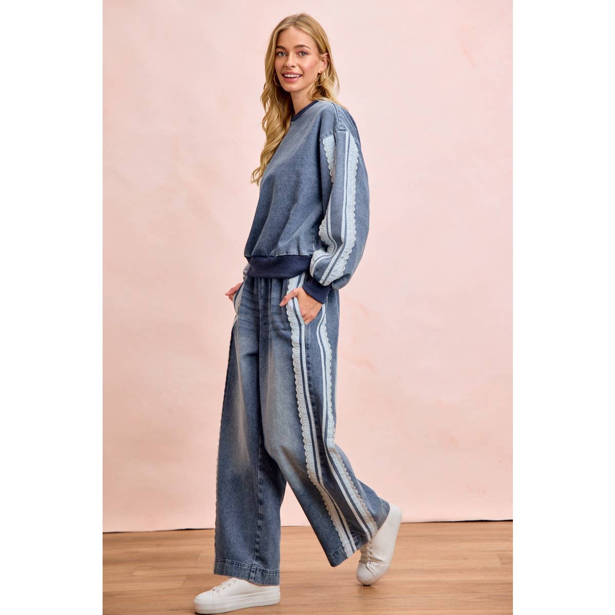 WASHED DENIM LACE CONTRAST SIDED SWEATSHIRT TOP