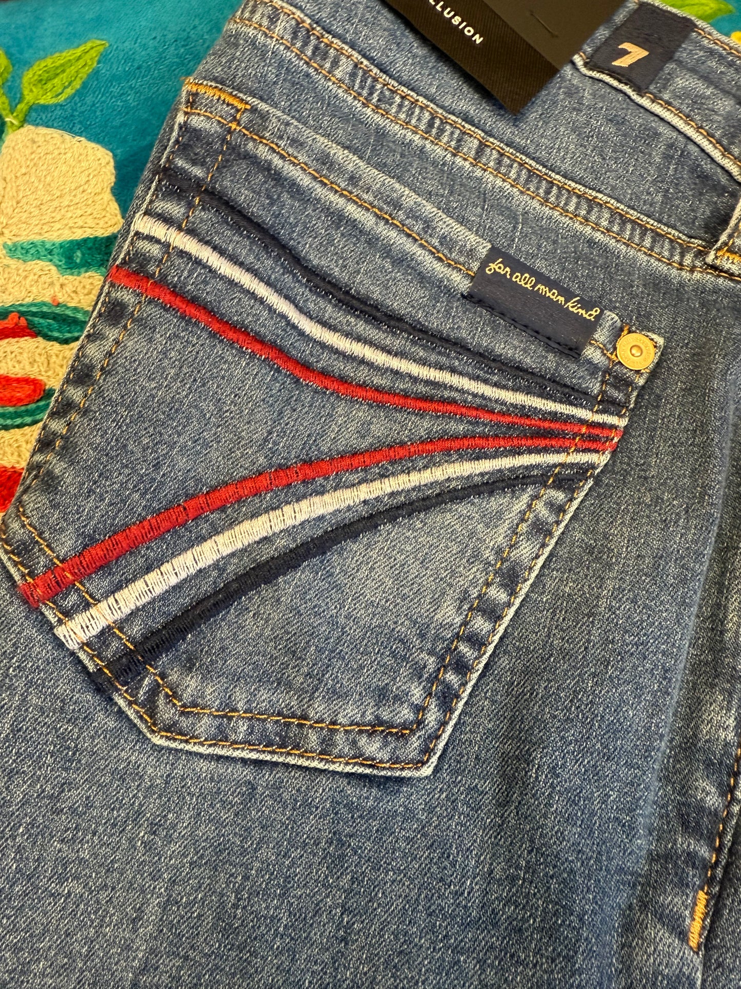 7 For All Mankind  Royalty Dojo Tailorless Slim Illusion