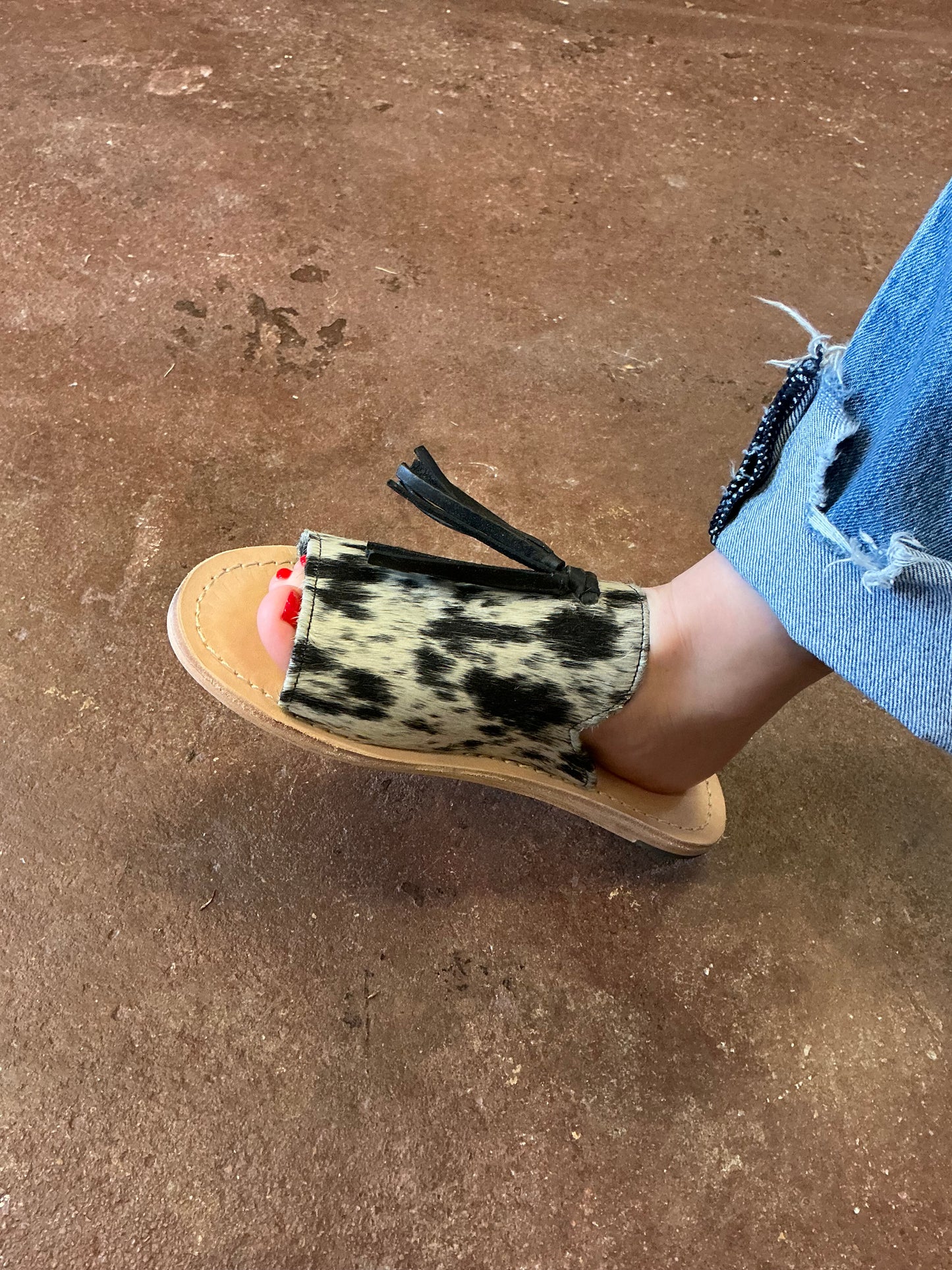 Tessa Cowhide Sandal w/ Tassel