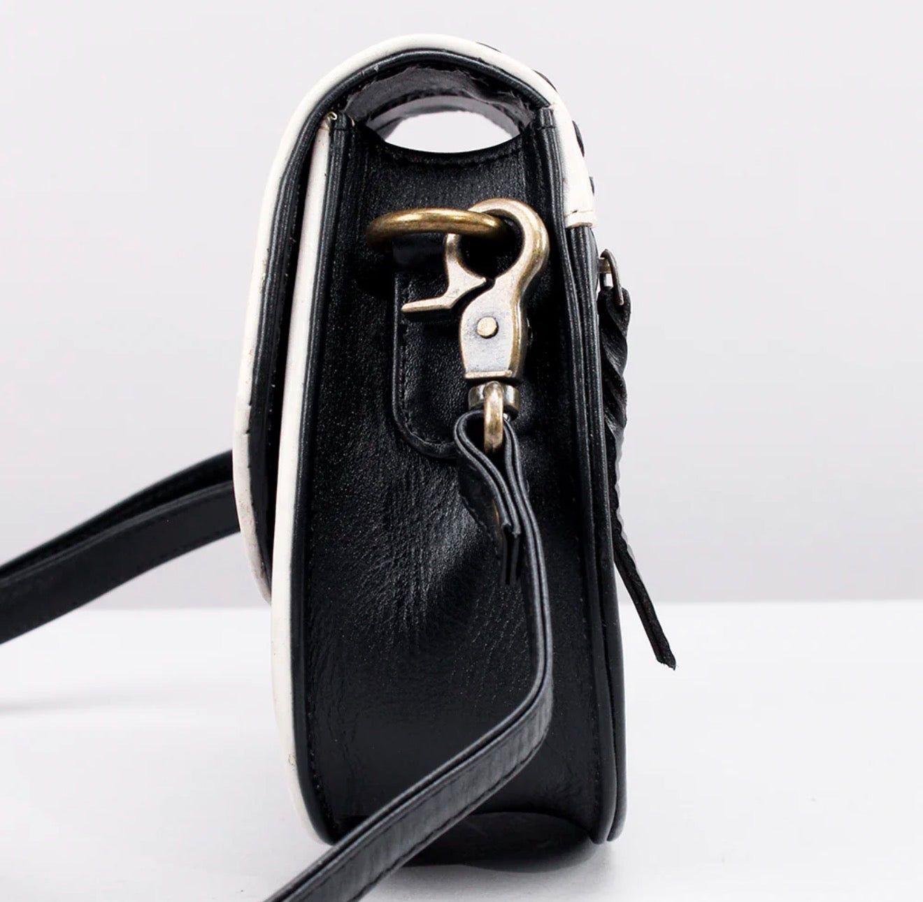 Wonderland Crossbody