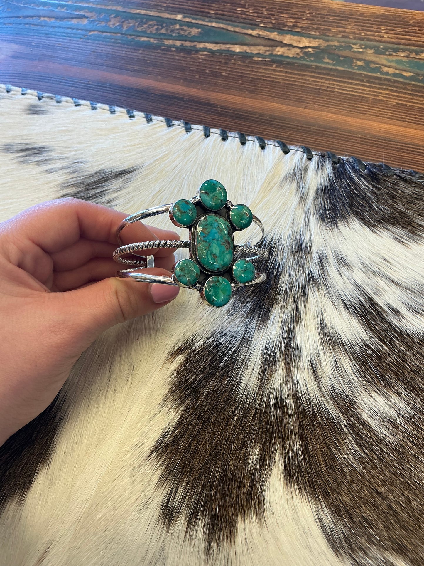 TQ LG Pendant Cuff