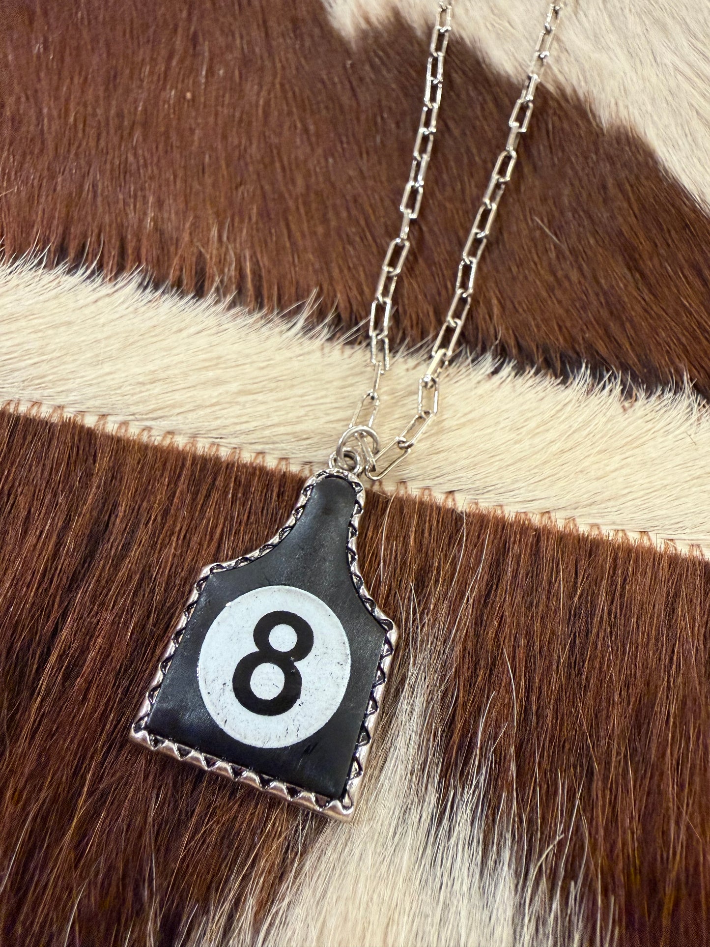 8 Ball Cow Tag
