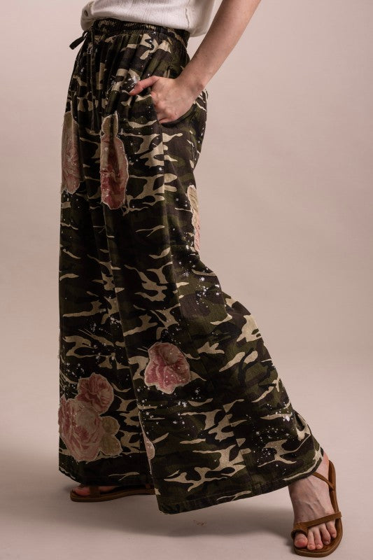 FLOWER PATCHWORK CAMO PRINT WIDE LEG PANTS